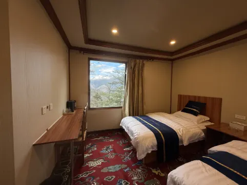Xinlongcuokahu Leisure Mountain Villa