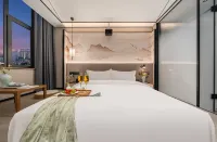 Moshang Qingju Hotel (Neihuang People's Park) Hotels in Neihuang