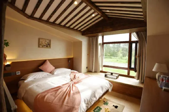 Beiji Village Beixun Wooden House Hotel