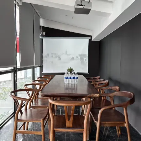 Yunduan Holiday Hotel (Chongqing Guanyinqiao Pedestrian Street)