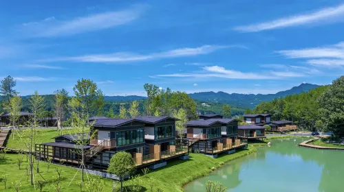 Jiuluzhai Scenic Area Wooden Villa