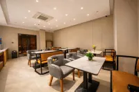 ELONG R.YUN hotel - فطور