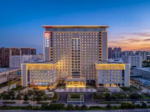 Qianna Hotel (Luohe High-Speed Rail West Station Yuanhui District Government)