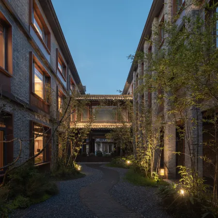 Yihe Yinyi Renfengli Hotel (Yangzhou Slender West Lake Dongguan Street)