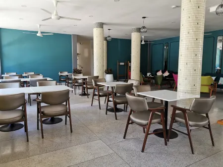 Subhamitra Hotel Hua Hin Отели рядом со станцией Железнодорожная станция Хуа Хин