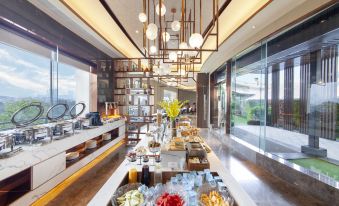 Atour Hotel (Xingzhong Plaza)