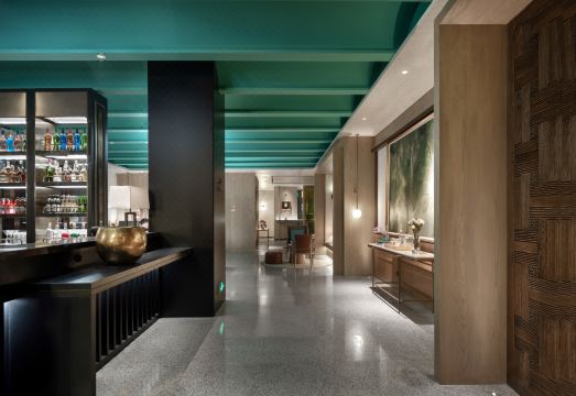 4. 상하이 홍차오 ..