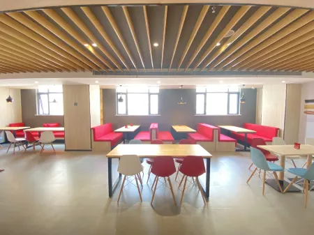 Ibis Hotel (Shangqiu ganghui Wanda store) Отели в г. Шанцю