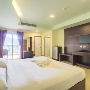 Smile Residence Отели рядом с достопримечательностью «Ват-Чалонг»