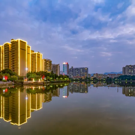 Longhu Island Hotel (Deqing Longmu Street)