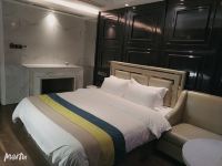 私享家城市酒店(福州三坊七巷店) - 轻奢大床房
