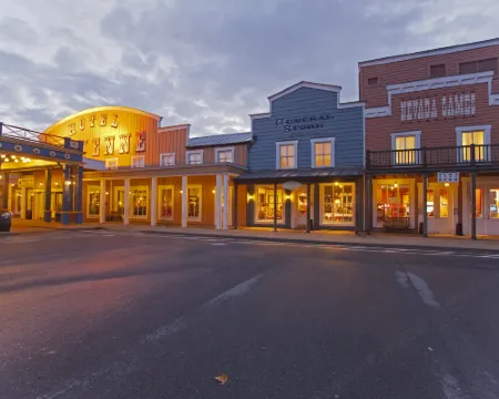 Disney Hotel Cheyenne Hotels in Coupvray