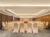 Yin Hu Hotel (Wanda maoxianlin University Town Nanjing) Hotels near Qi Xia Mountain