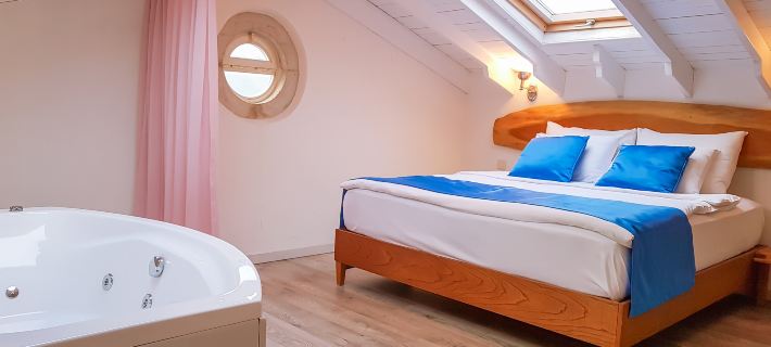 Rebetiko Hotel Hotele w: Çeşme