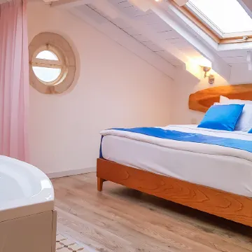 Rebetiko Hotel
