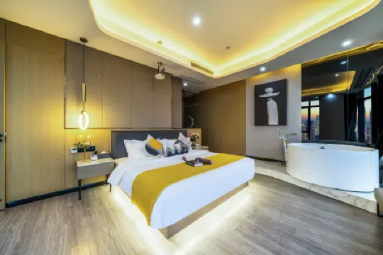 Cloud Screen International Hotel