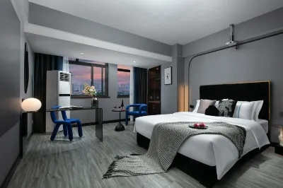 漢·city智慧影院飯店（光谷廣場民族大學店） 湖北經濟管理大學-學術報告廳附近的飯店