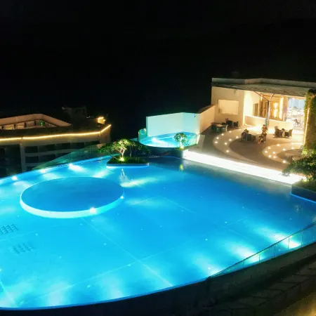 Alika Hotel