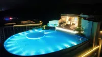 Alika Hotel - Uima-altaat