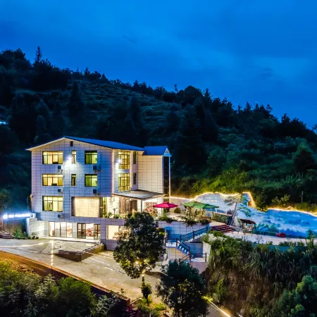 Floral Hotel· Yongding Tulou Busheshan Yin Hotel