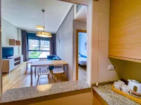 Compostela Suites Hotels near Barajas