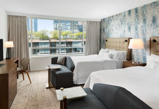 Hilton Vancouver Downtown 수영장