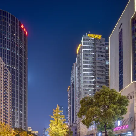 Vienna Hotel Furong Middle Road Branch Wuyi Square Отели рядом с достопримечательностью «Городской Музей Чанша»