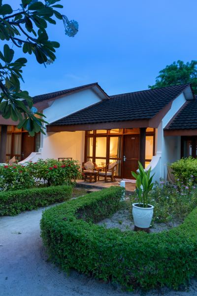 スタンダードビーチフロントルーム バンドス モルディブの写真