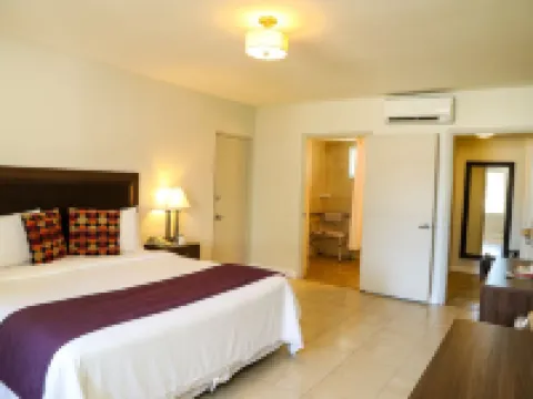 โรงแรมคอลลินส์ โรงแรมในไมอามีบีช