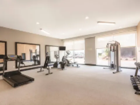 La Quinta Inn & Suites by Wyndham Memphis Downtown メンフィスのホテル