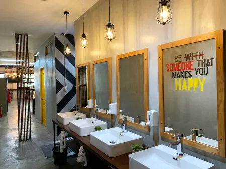 HappyNest Hostel Cebu Отели рядом с достопримечательностью «Университет Висейас, Экспандед Тершиари Эдьюкейшен Экиваленси энд Аккредитейшен Програм»