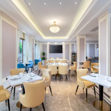 Vienna Hotel Wu Zhou Cen Xi Yu Cai Hotel