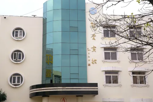 Heqing Hotel