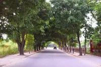 Yueta X E-sports Hotel (Overseas Chinese Middle School)