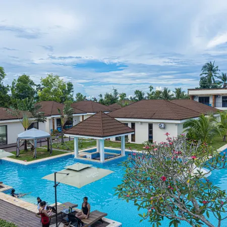 Amphitrite Resort