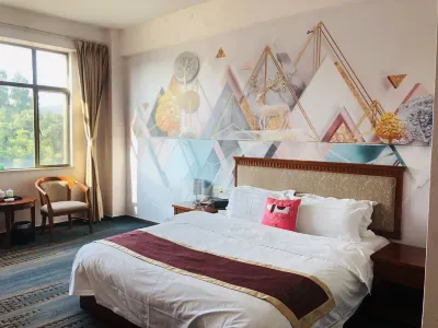 Guangzhou Haojing Hotel Hotels near Guangdong Polytechnic College of Agriculture， Industry and Commerce (East to Qiaojian Lvye Mountain Villa)