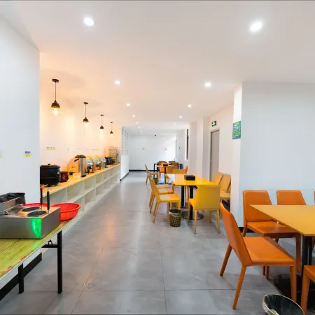 Urban Convenient Hotel (Yugan County Citizen Park)