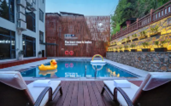 Lanting Elegant Restaurant Hotel (Zhangjiajie National Forest Park Sign Store)