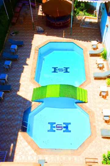 Shady Hotel Luxor