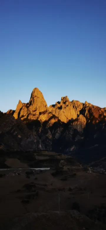 The Humane Inn in Tejī