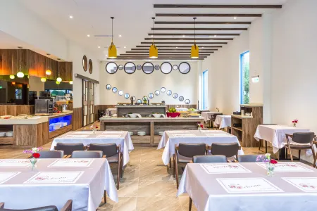 San Chiao Hotel Отели рядом с достопримечательностью «Тематический парк для малого народа»