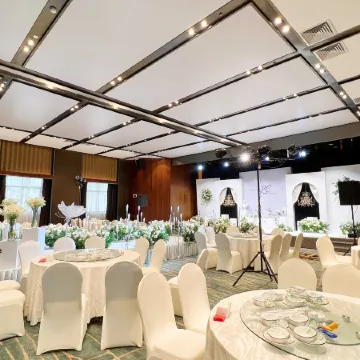 Saint Stone International Hotel