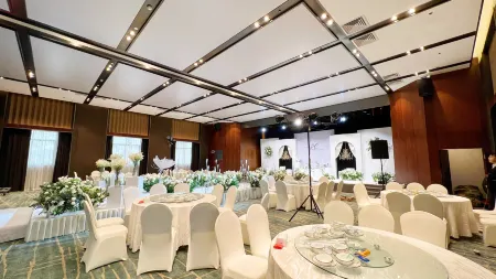 Saint Stone International Hotel Отели рядом с достопримечательностью «PRC Cradle Tourism Area»