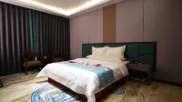 Yuzhong Tide Hotel