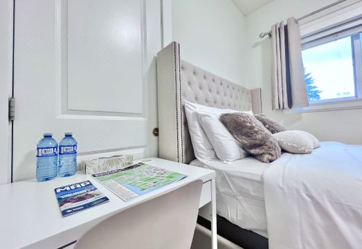 Sweet Home-Separate Entry-Near YVR Airport & Skytrain & Costco