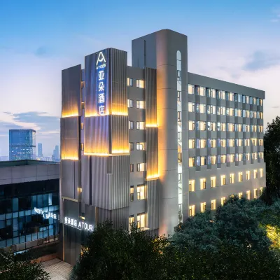 Atour Hotel Sichuan University  Wangjiang Campus Metro Station Jiu Yan Bridge Chengdu Hotel in zona Università Sichuan