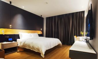 Yunzuo Starlight Hotel