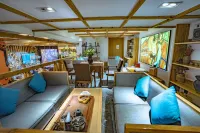 Qiaojia White Crane Inn