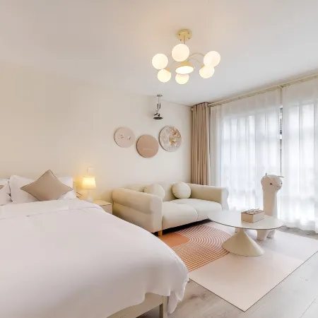 Chengdu Yifujia Homestay (Taikoo Li Chunxi Road) Отели рядом с достопримечательностью «Цзиньцзян»