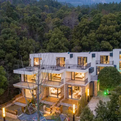 Floral Lux Hotel·Galaxy Valley Hotel Hotels near Lushan National Park